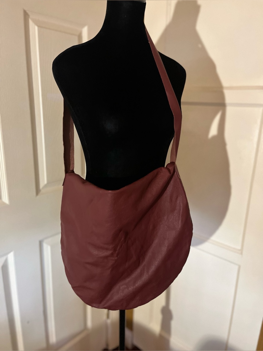 Unbranded Burgundy Leather Large Crossbody Bag - Picture 2 of 6